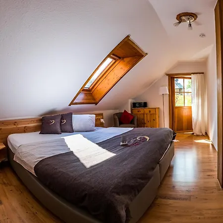 Apartamento Gaestehaus Holzer Kreuz - 